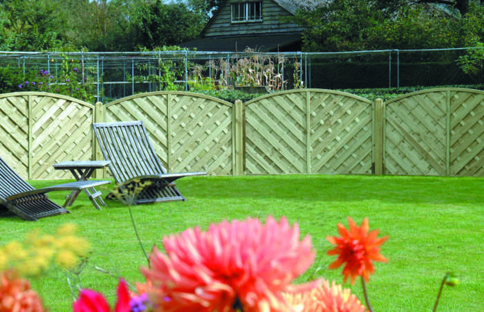 'V' Arched Fence Panel